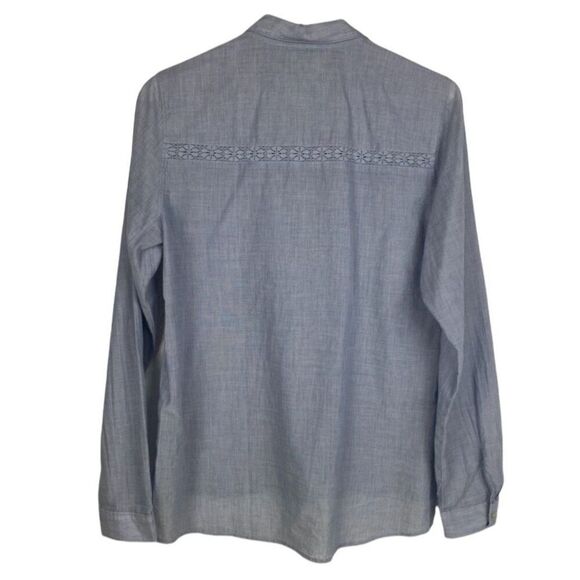 Abercrombie & Fitch light blue button down top size Small - Picture 2 of 6